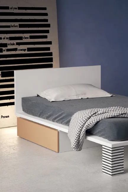XBED bed with straight headboard